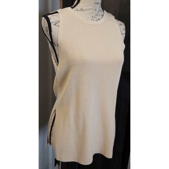 ASTR The Label Cream Ivory Knit Sleeveless Top Small Classy Cocktails Side Slits - Picture 2 of 5